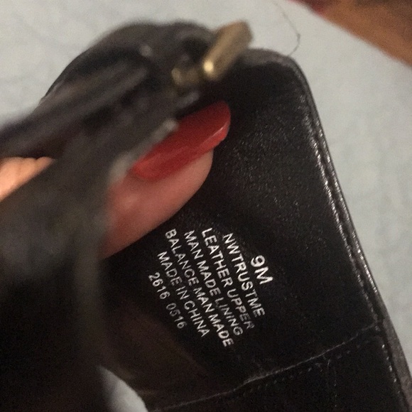 Black Nine West leather heels - Picture 5 of 7